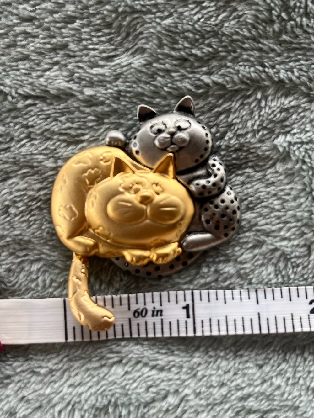 Danecraft Vintage Two-Tone Cat Brooch Pin - Gold & Silver - Picture 4 of 5